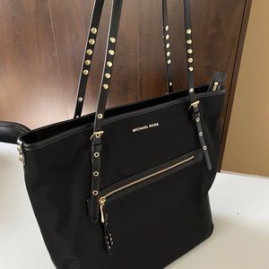 Michael Kors Leila Black Large Tote